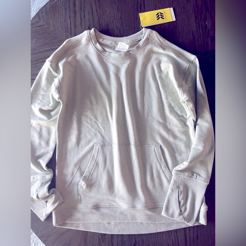 Beyond Motion girls long sleeved soft top